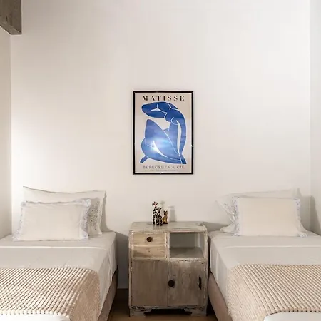 Mama Georgia's Villa